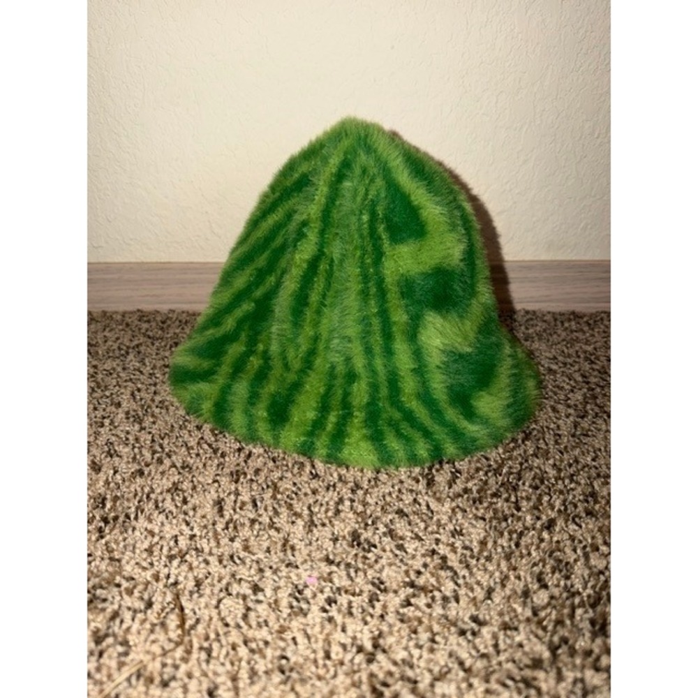 Green Fuzzy Faux Fur Bucket Hat Tiger Stripe Pattern Bell Shape Streetwear OS